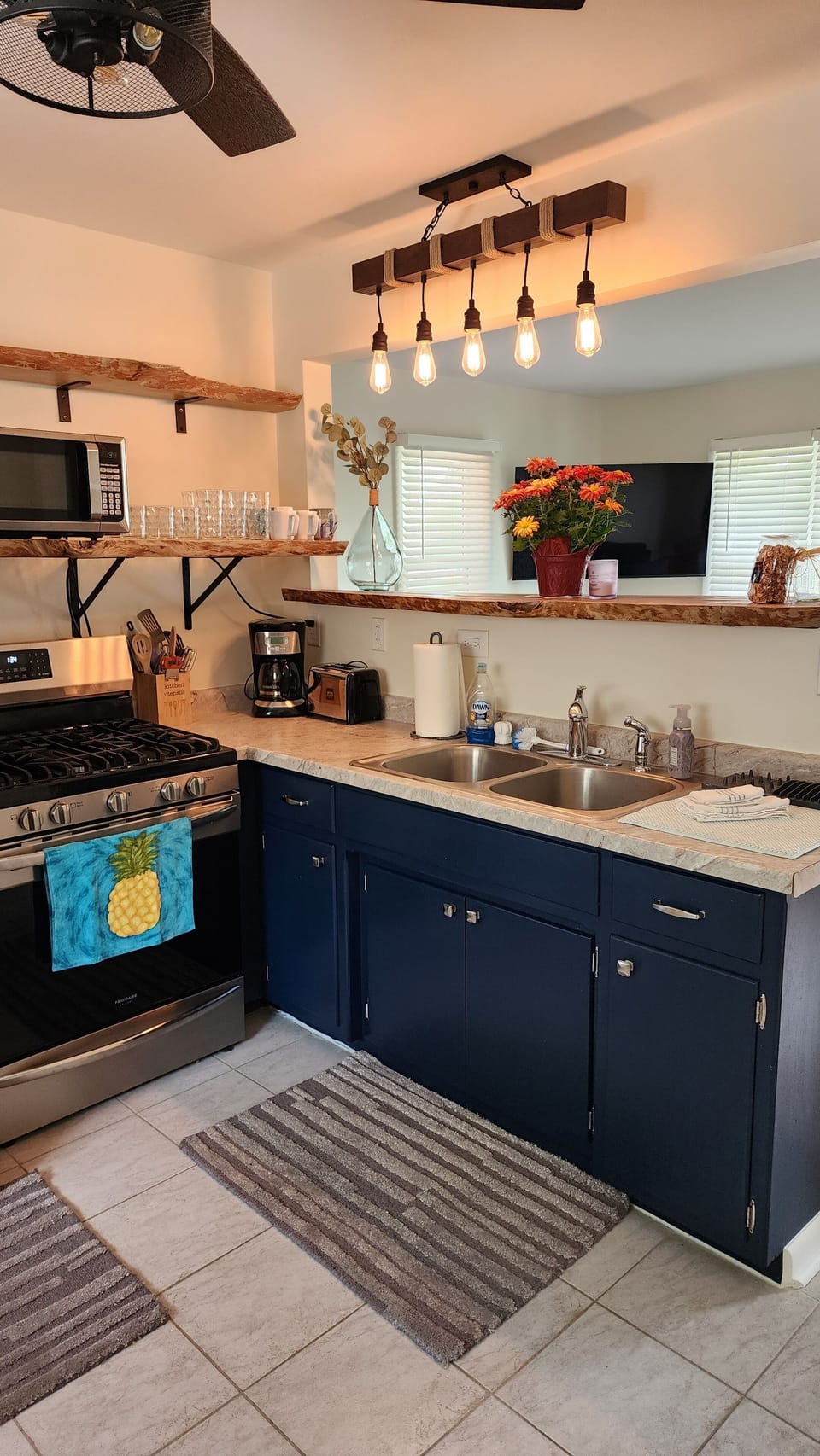 Gas stove/oven, microwave, coffee maker, toaster 