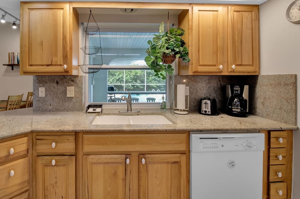House, 2 Bedrooms, Private Pool, Canal View (Vacation Home) | Private kitchen | Full-size fridge, microwave, oven, dishwasher