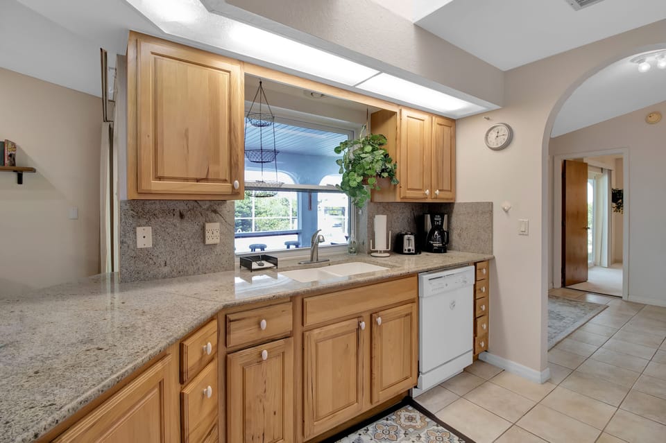 House, 2 Bedrooms, Private Pool, Canal View (Vacation Home) | Private kitchen | Full-size fridge, microwave, oven, dishwasher