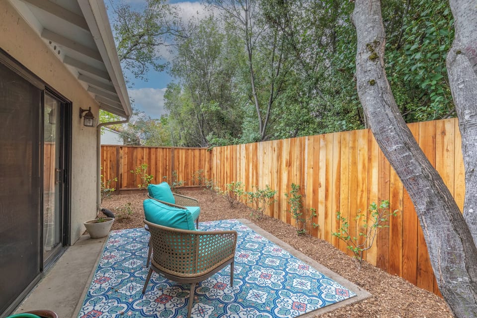 Outdoor patio off primary bedroom
