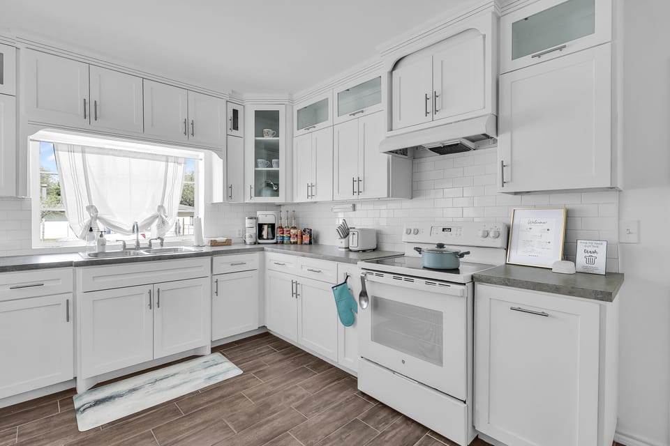 2022 Renovated Kitchen 