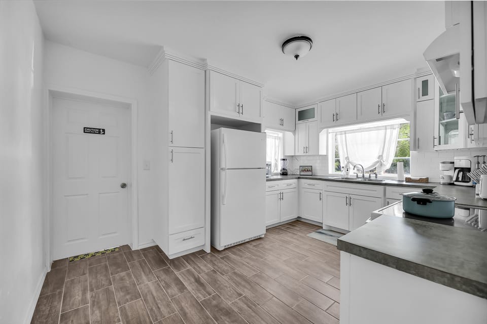 2022 Renovated Kitchen
