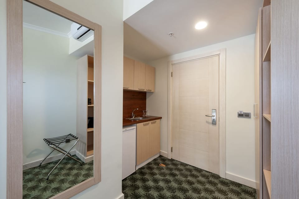 Minibar, in-room safe, desk, soundproofing