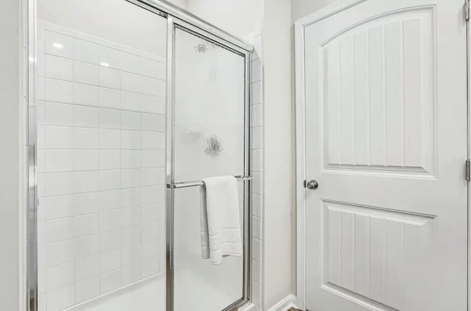 Master Bedroom (1st Floor)
