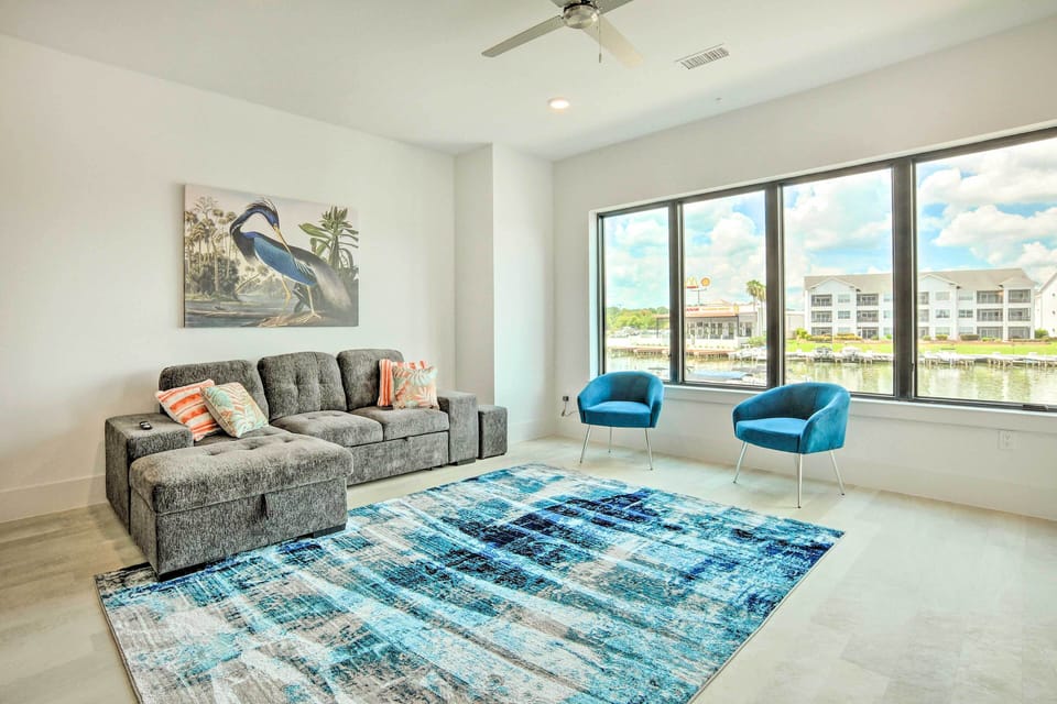 Montgomery Vacation Rental | 3BR | 3BA | 1,873 Sq Ft | Elevator Access