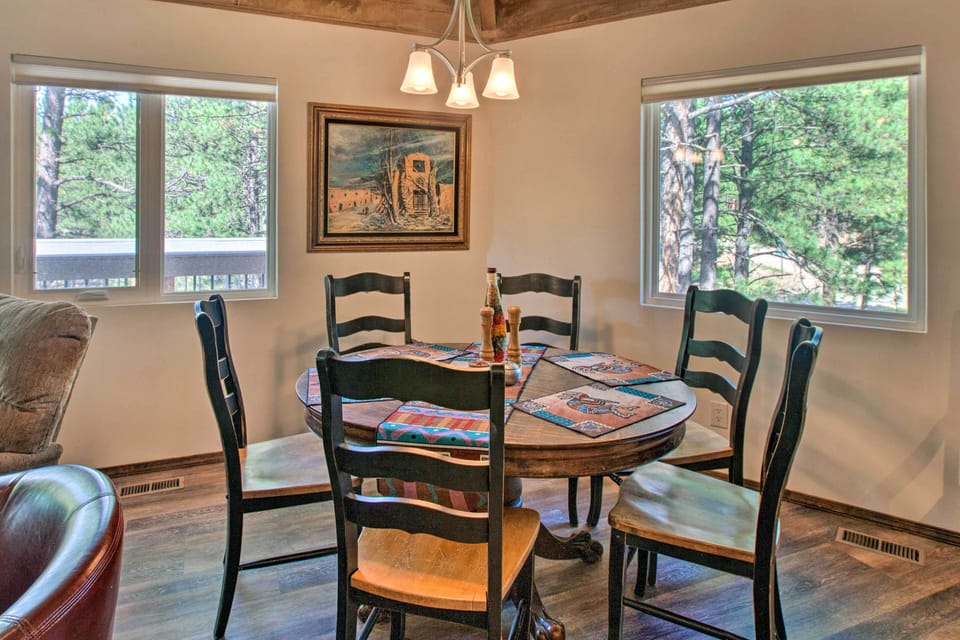 Dining Area | Dishware & Flatware Provided