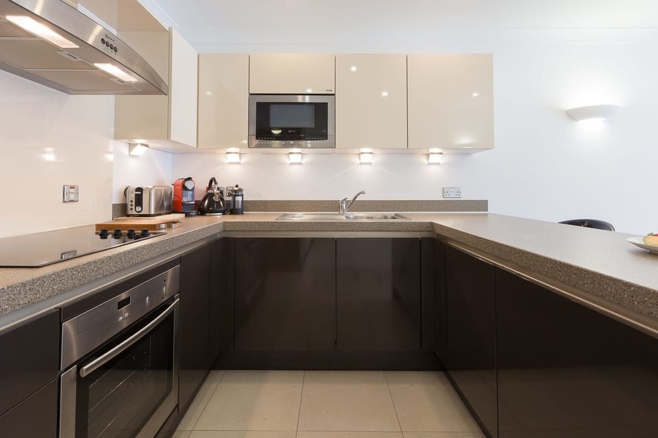 Dishwasher, cookware/dishes/utensils