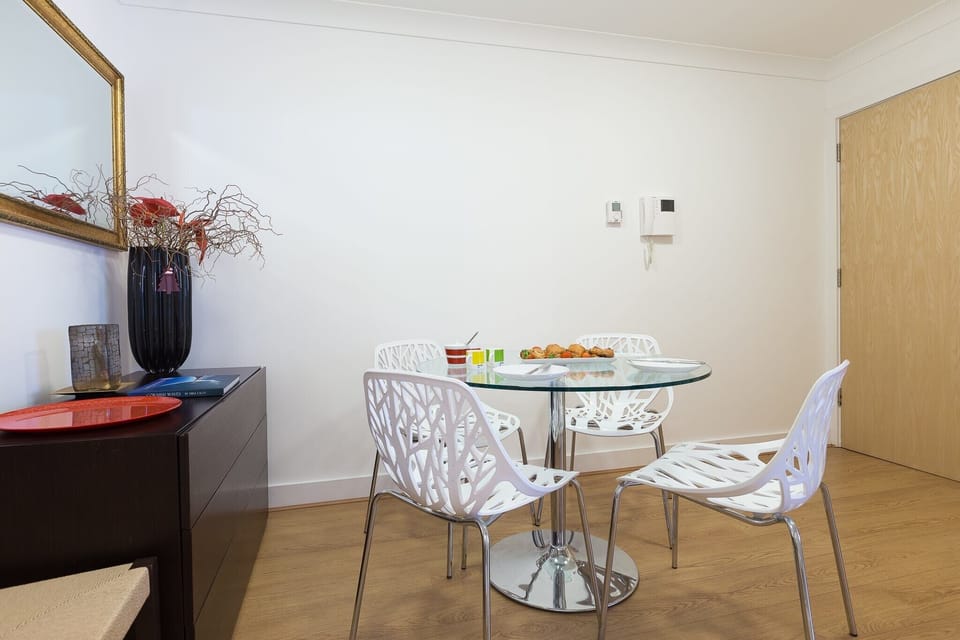 Dishwasher, cookware/dishes/utensils