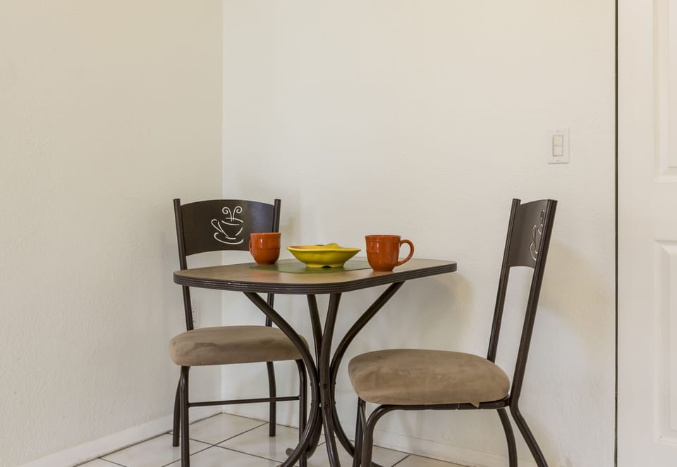 House, 3 Bedrooms, Private Pool (Vacation Home) | In-room dining