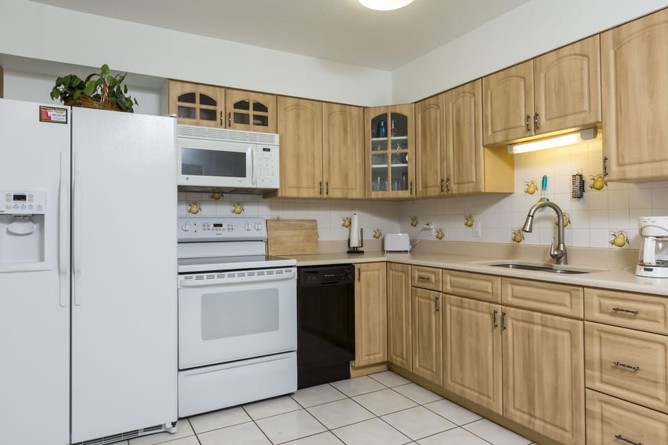 House, 3 Bedrooms, Private Pool (Vacation Home) | Private kitchen | Full-size fridge, microwave, oven, stovetop