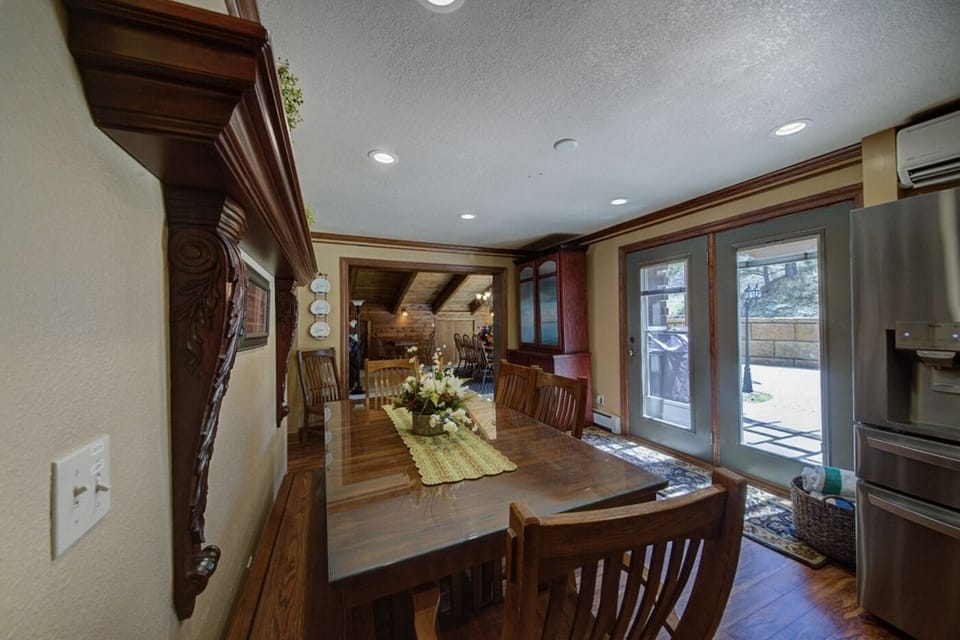 Dining -Main Level