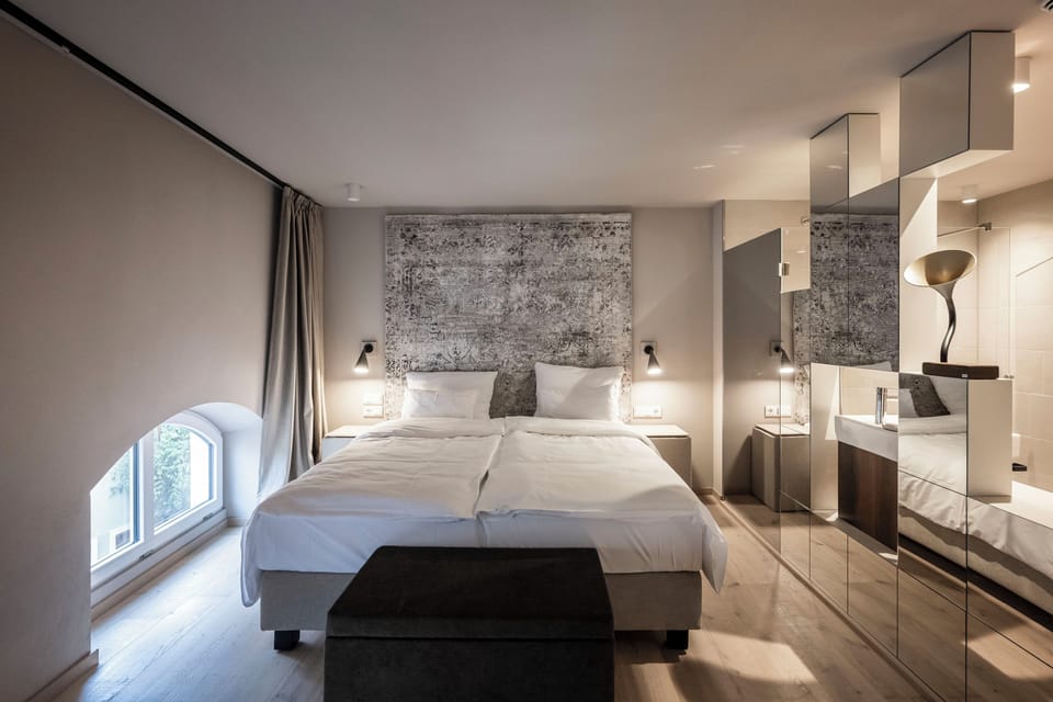Deluxe Studio | Premium bedding, in-room safe, soundproofing, free WiFi