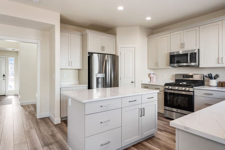 House, 4 Bedrooms | Private kitchen | Fridge, oven, coffee/tea maker, toaster