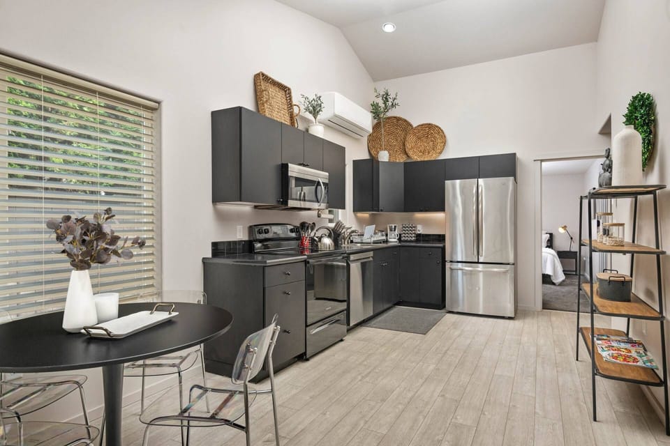 Cook delicious meals for breakfast, lunch, and dinner in this fully equipped kitchen. We suggest grabbing some ingredients from a local farm.