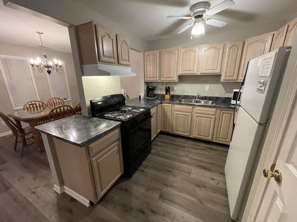 Equipped kitchen for you cooking needs