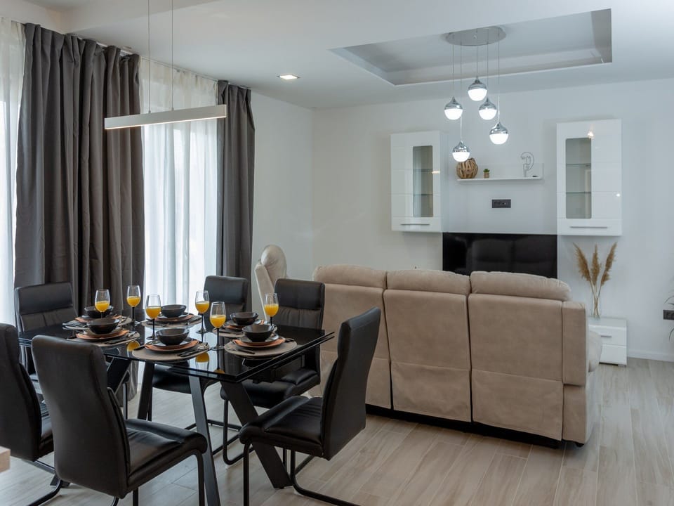 House (Six Bedroom Guest House with Swimming) | Living room | TV