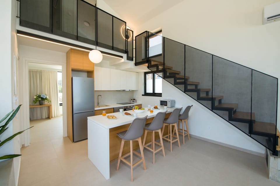 Villa | Private kitchen | Full-size fridge, microwave, oven, stovetop