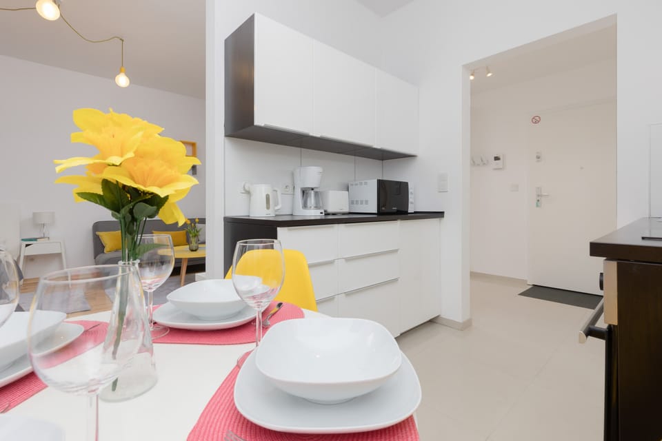 Modern, fully equipped kitchenette. 