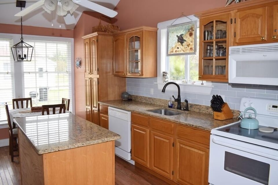 Fully equipped kitchen