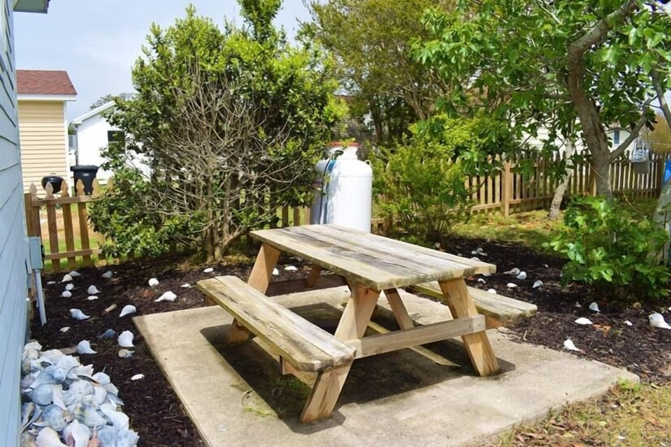 Picnic Area in Fenced Back Yard
