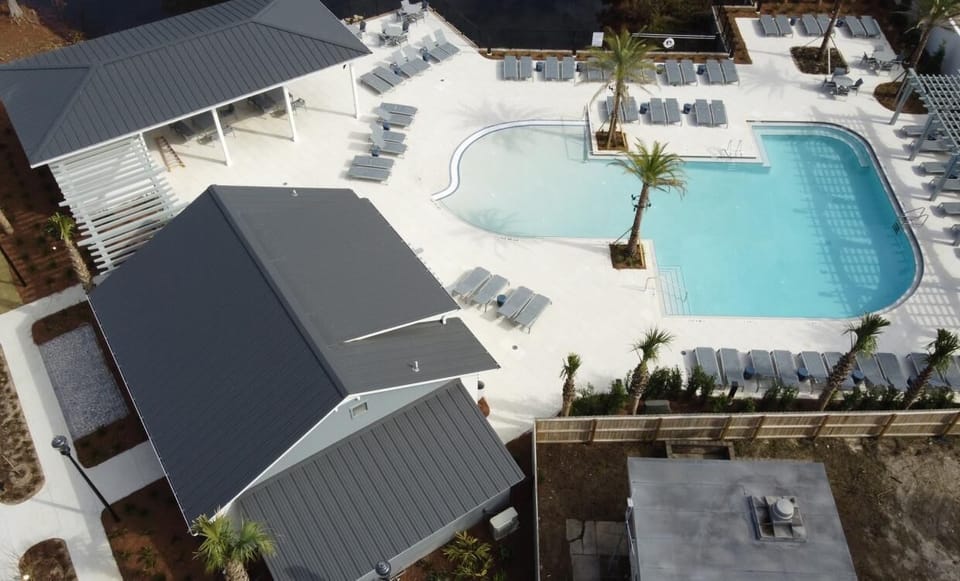 Linkside Community Pool