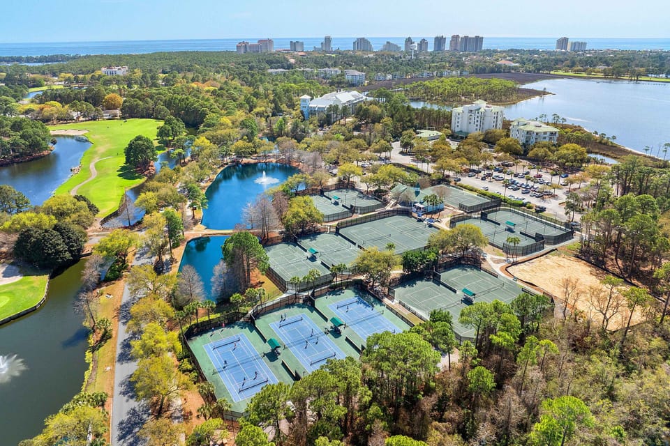 Sandestin Tennis Center - The resort offers amenities for every type of person, including 4 championship golf courses (3 open to the public), lighted clay tennis courts, and lighted pickleball courts.