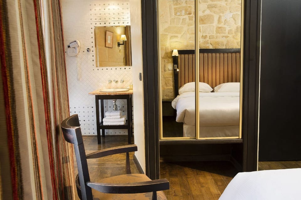 Premium Room | Minibar, in-room safe, free WiFi, bed sheets