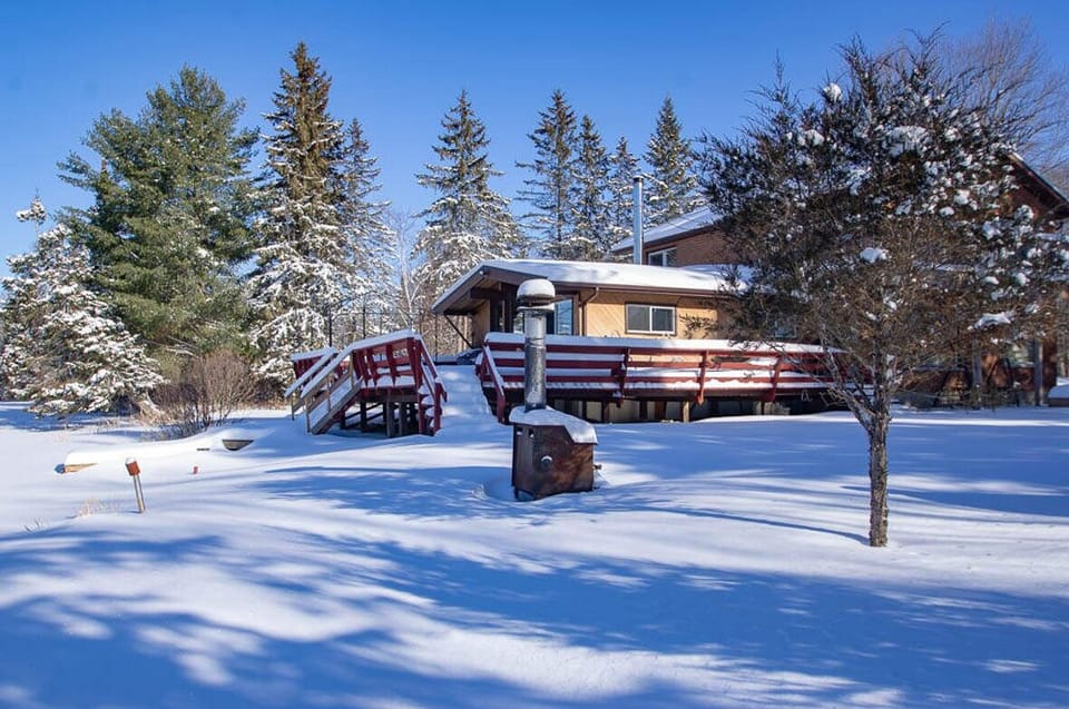 Cozy Inside - Wonderland Outside!