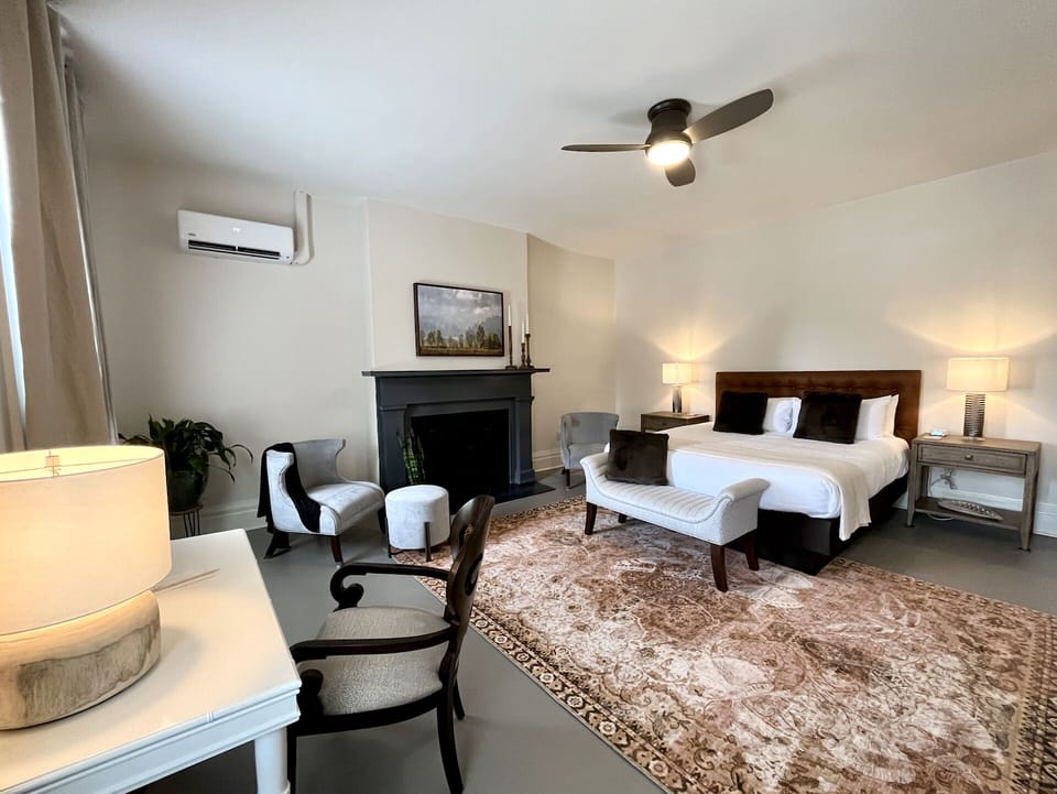 The willis james bedandbreakfast confluence room 3