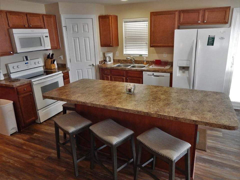 Easy dinners in: microwave + dishwasher = less work, more beach