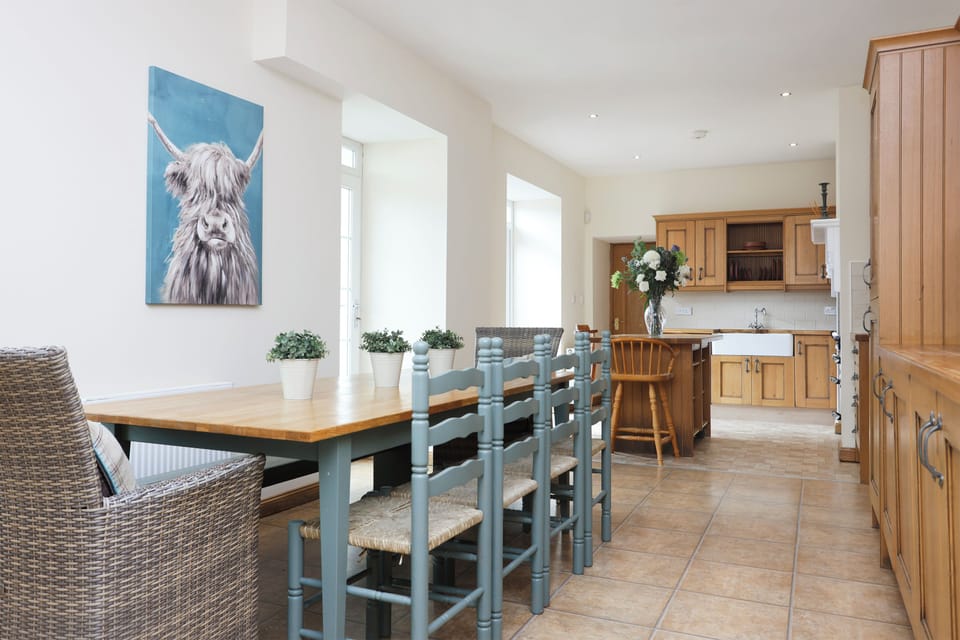 House, Hot Tub | 7 bedrooms, iron/ironing board, free cribs/infant beds, free WiFi