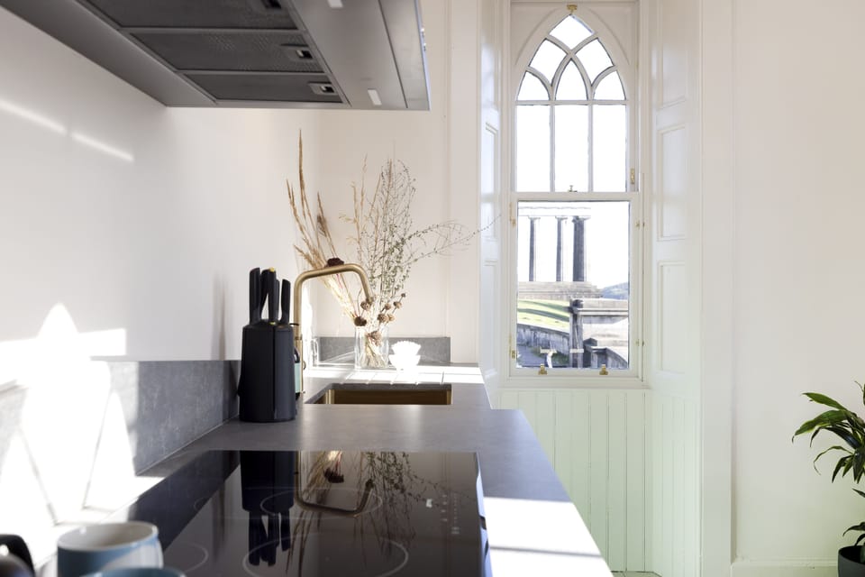 House, 2 Bedrooms | Private kitchen | Fridge, microwave, oven, stovetop