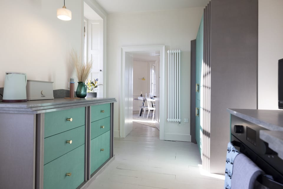 House, 2 Bedrooms | Private kitchen | Fridge, microwave, oven, stovetop