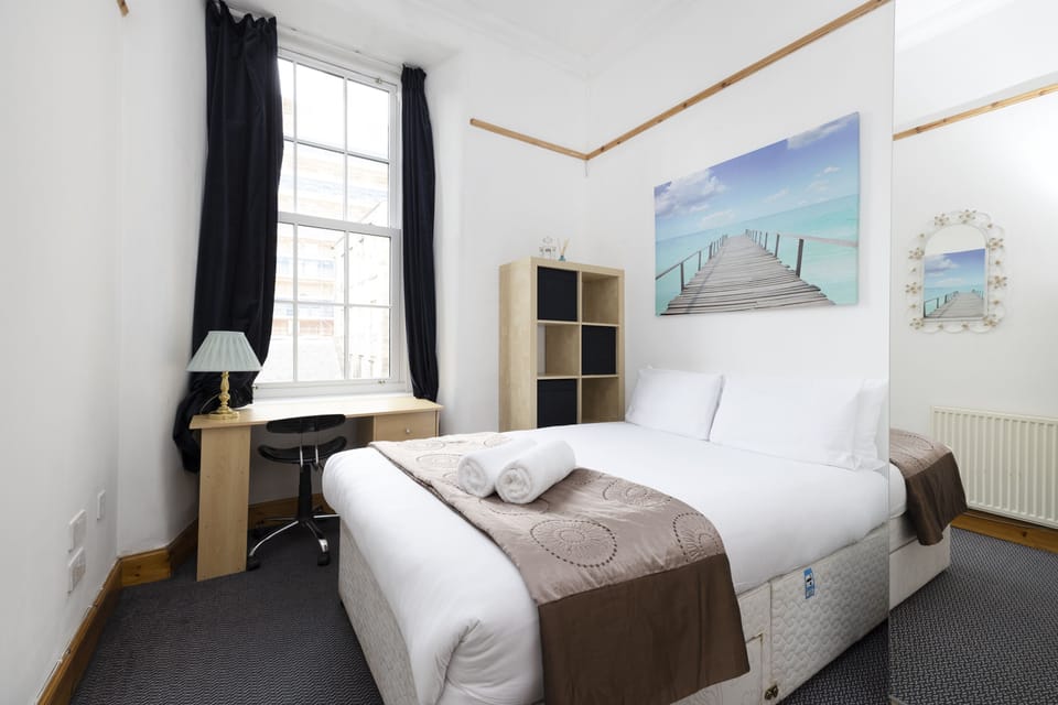 JOIVY Spacious 3 Bed Apartment In The Old Town Apartment in Edinburgh