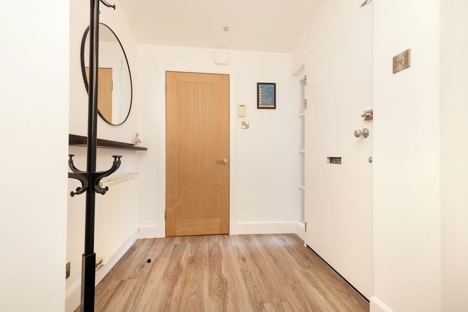 Apartment, 3 Bedrooms | 3 bedrooms, desk, iron/ironing board, free WiFi