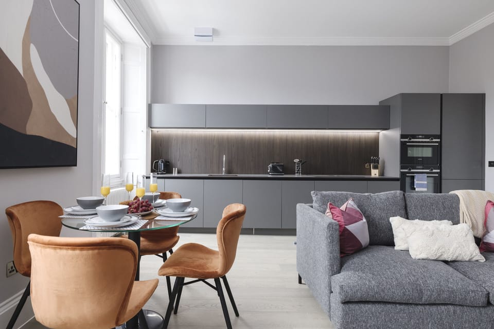 Apartment, 2 Bedrooms | Living area | TV