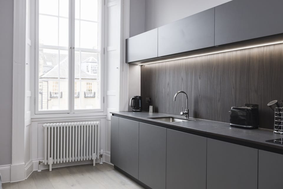 Apartment, 2 Bedrooms | Private kitchen | Fridge, microwave, oven, stovetop