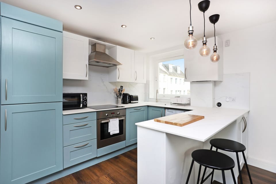 Apartment, 1 Bedroom, Balcony | Private kitchen | Fridge, microwave, oven, stovetop