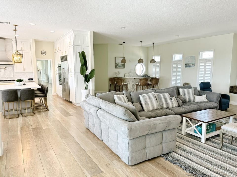 Family room & Kitchen