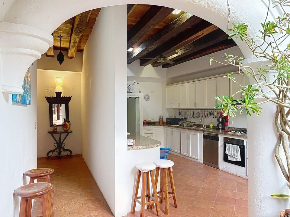 Full-size fridge, oven
