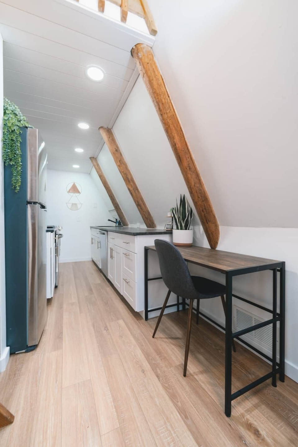 Work Desk / Kitchen