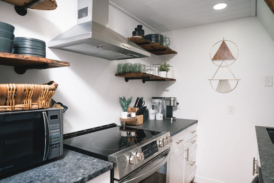 Kitchen Stove / Microwave