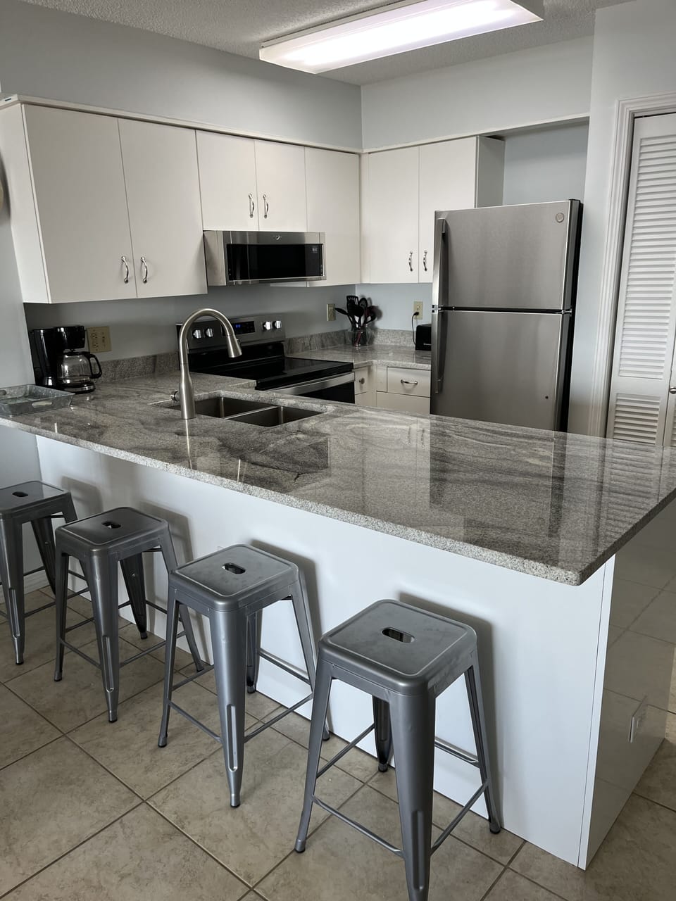 View looking into the kitchen 
