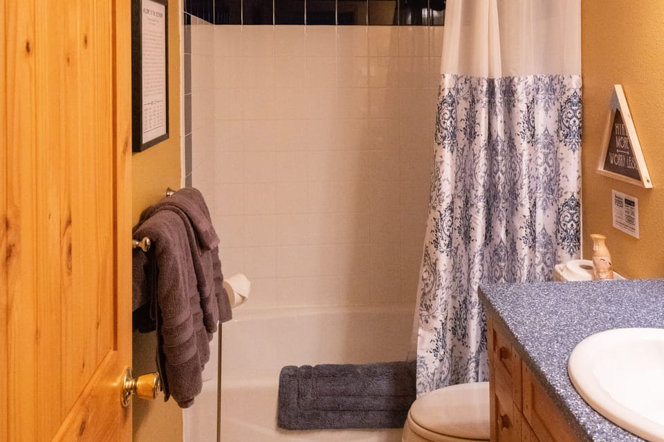 Full Bathroom | 1st Floor | Complimentary Toiletries
