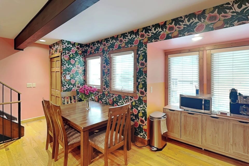 Studio (3 Bedrooms) | Property amenity