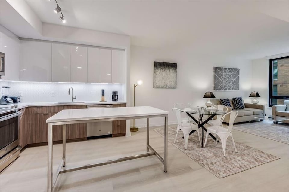 Noma Washington 1 Bedroom Deluxe Kitchen
