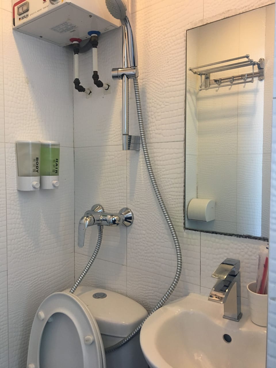 Standard Triple Room | Bathroom shower
