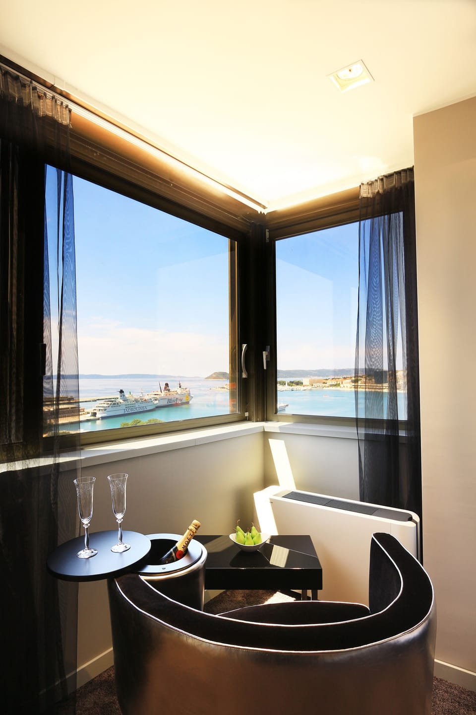 Deluxe Double Room, Sea View | Premium bedding, minibar, in-room safe, desk