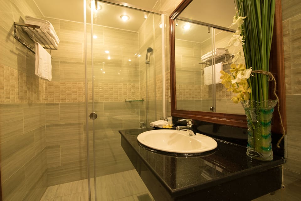 Standard Room | Bathroom sink
