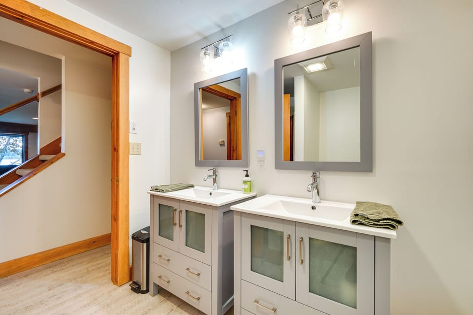 Full Bathroom